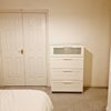 Photo 5: Spacious double room.