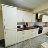 Photo 3: Fully Equiped kitchen / Hob / Extractor / Oven / Microwave 
