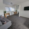 Photo 3: 40" TV 