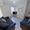 Photo 6: Livingroom