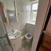Photo 2: En suite bathroom