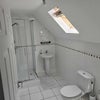 Photo 4: 2nd Floor Bathroom
