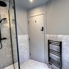Photo 3: En suite