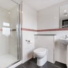 Photo 2: En suite