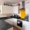 Photo 4: Kitchen