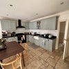 Photo 5: kitchen