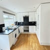 Photo 2: Kitchen
