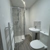 Photo 2: Ensuite
