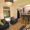 Photo 5: Lounge Area