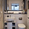 Photo 4: Personal en-suite bathroom