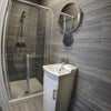 Photo 4: en-suite