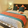 Photo 3: Room 2 - Double bed