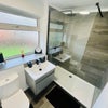 Photo 2: Bathroom 