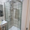 Photo 4: Shared bathroom 1
