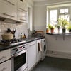 Photo 7: Kitchen