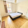 Photo 6: Room 1