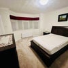 Photo 4: Room 1