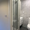 Photo 8: Room 2 en-suite