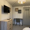 Photo 9: Room 2