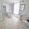 Photo 9: 1st floor Mezzanine level Full suite Bathroom