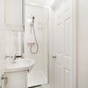 Photo 5: en-suite