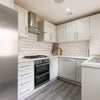 Photo 7: Kitchen