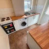 Photo 7: Spacious Shared Kitchen