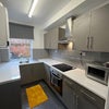 Photo 3: kitchen