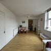 Photo 9: Lounge