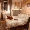 Photo 1: Double bed- bedding/towels provided. Wardrobe, drawers, desk, wireless wifi+ethernet cable provided 