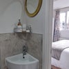 Photo 3: Bathroom en suite
