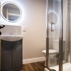 Photo 3: Room 1 Ensuite