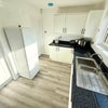 Photo 5: Kitchen