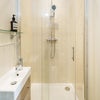 Photo 3: En suite