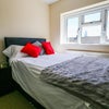 Photo 4: Room 3 -£900 pcm Light and Airy Double ensuite
