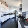 Photo 2: kitchen