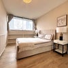 Photo 8: Room 2