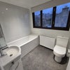 Photo 5: En suite bathroom 