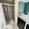 Photo 4: Room 2 Ensuite