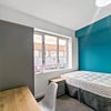 Fully refurbished en-suite rooms to let - View 3