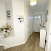Photo 4: Entrance hallway 
