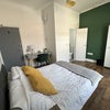 Photo 1: Room 5 - En-suite