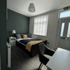 Photo 9: Room 1