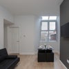 Photo 10: Lounge