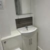 Photo 5: Room 4 en-suite