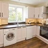 Photo 5: kitchen