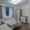 Photo 2: Large Double en-suite studio