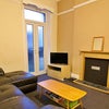 Photo 2: Lounge
