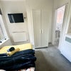 Photo 4: Room Layout
