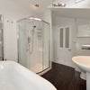 Photo 5: Shared bathroom (2)